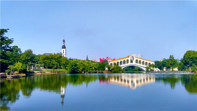 87载纺专升级，成都轻工职业技术大学诞生